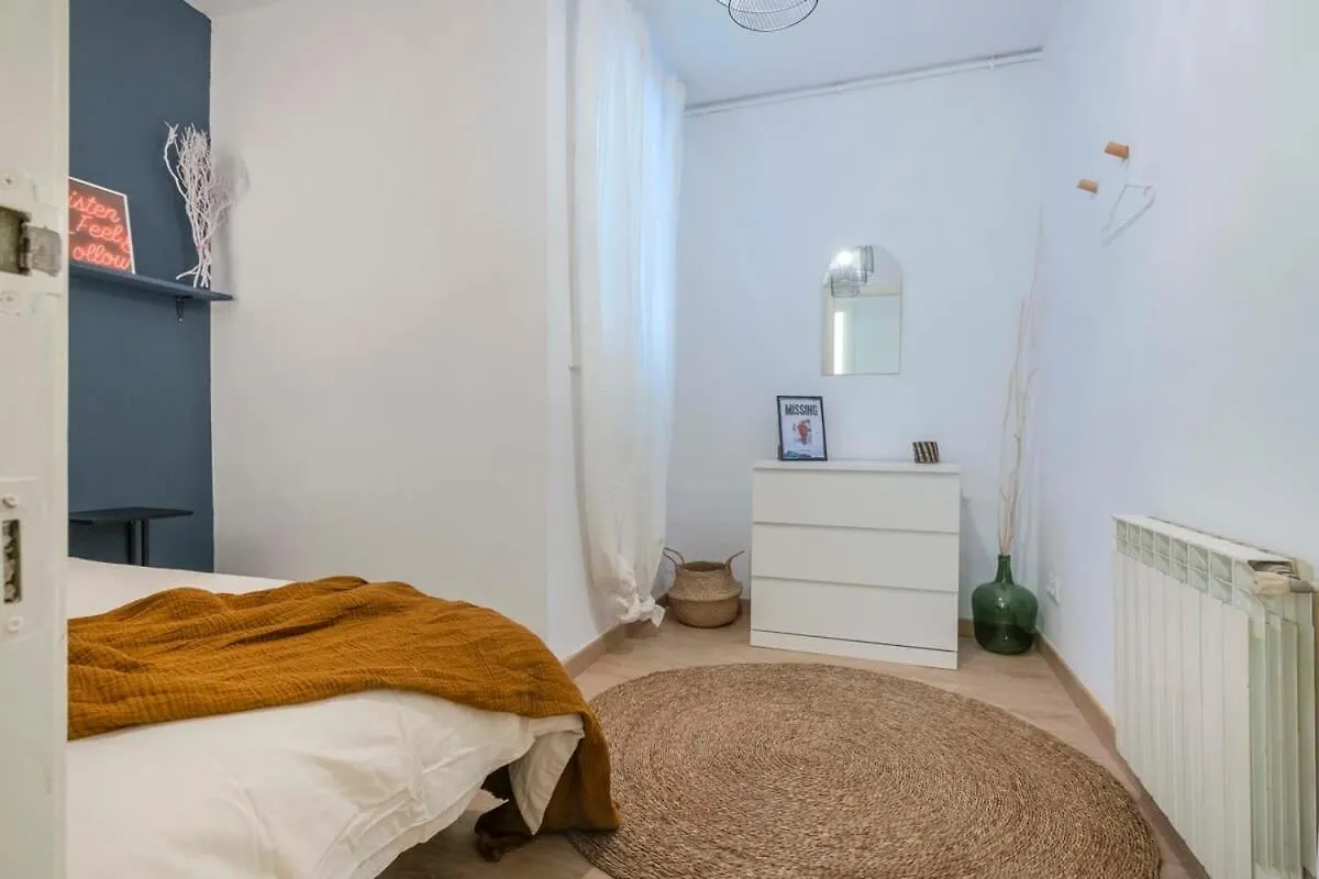 Elegant 4 Bedrooms 3 Bathrooms Catalan Home バルセロナ