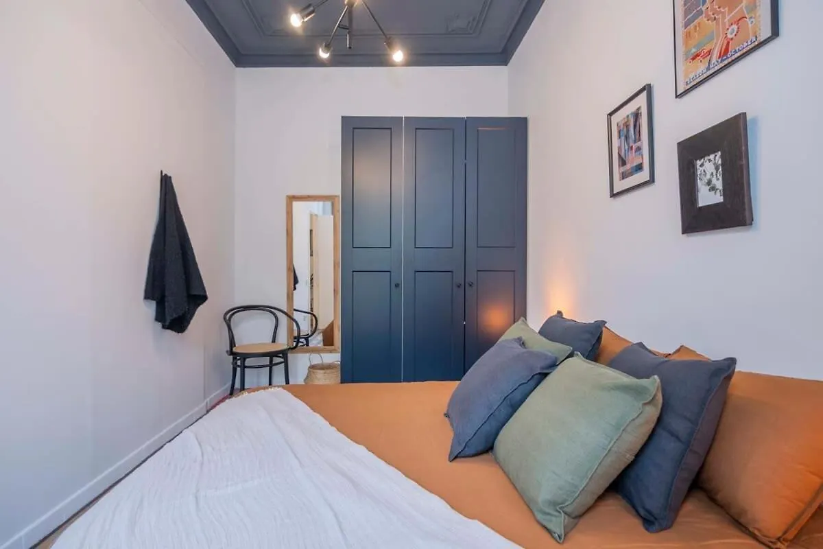 Elegant 4 Bedrooms 3 Bathrooms Catalan Home バルセロナ スペイン