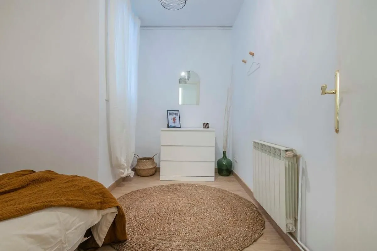 Elegant 4 Bedrooms 3 Bathrooms Catalan Home バルセロナ スペイン