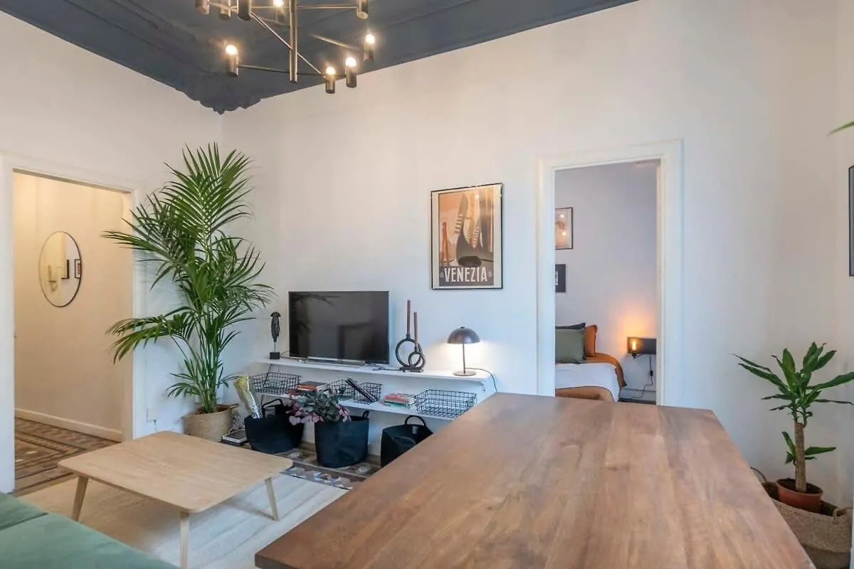Elegant 4 Bedrooms 3 Bathrooms Catalan Home バルセロナ アパート