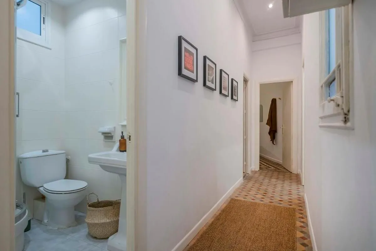 Elegant 4 Bedrooms 3 Bathrooms Catalan Home バルセロナ アパート
