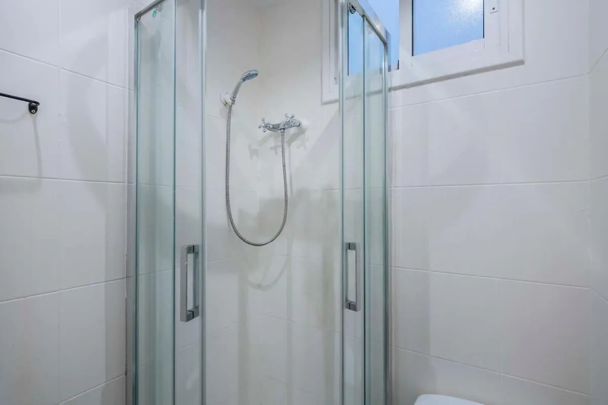Elegant 4 Bedrooms 3 Bathrooms Catalan Home バルセロナ