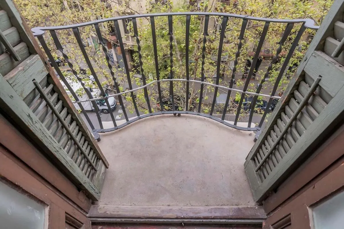 Elegant 4 Bedrooms 3 Bathrooms Catalan Home バルセロナ スペイン
