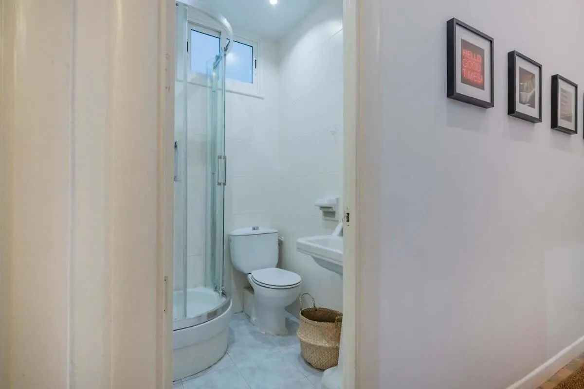 Apartment Elegant 4 Bedrooms 3 Bathrooms Catalan Home Barcelona Spain