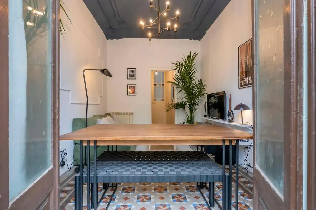 Elegant 4 Bedrooms 3 Bathrooms Catalan Home Barcelona Apartment