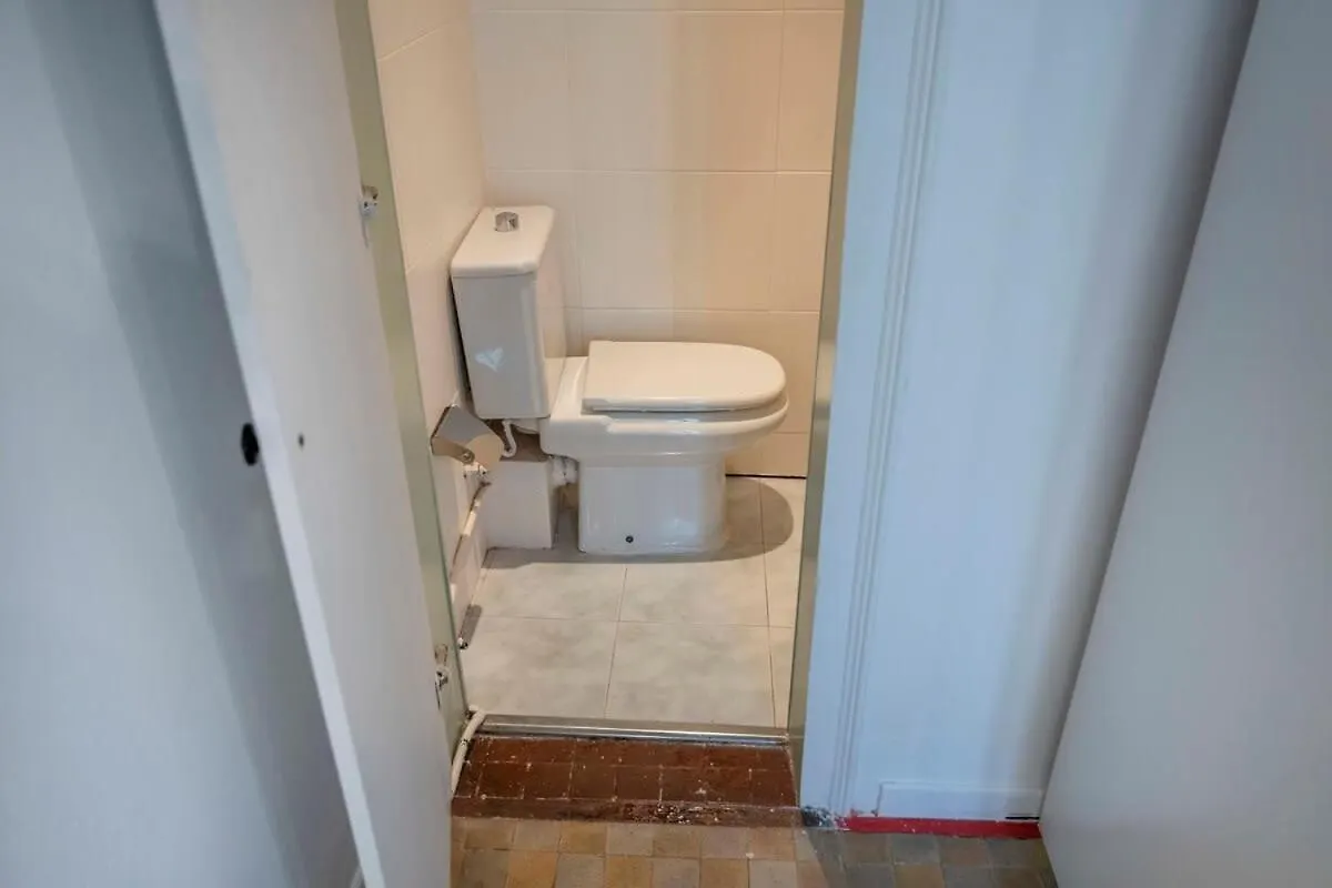 Elegant 4 Bedrooms 3 Bathrooms Catalan Home Barcelona 0*,  Spain