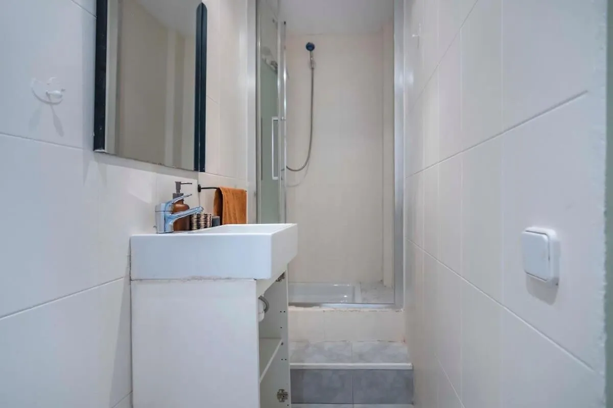 Elegant 4 Bedrooms 3 Bathrooms Catalan Home Barcelona Apartment