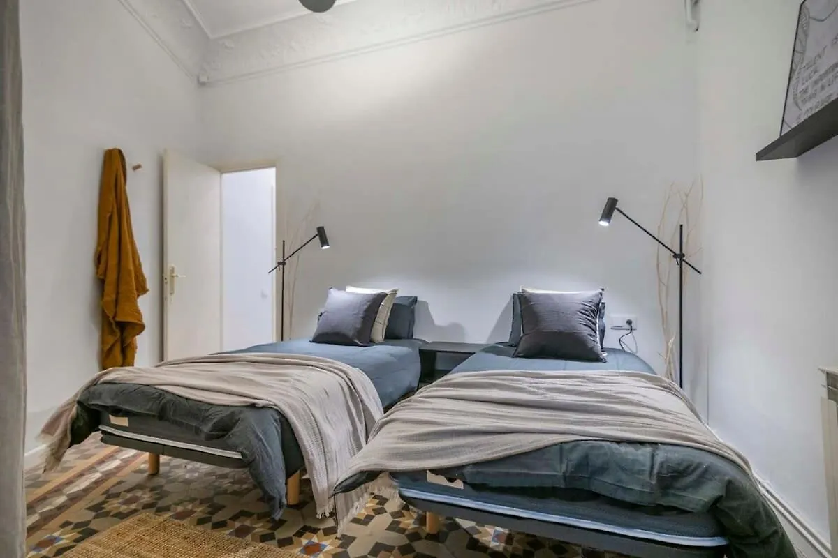 Elegant 4 Bedrooms 3 Bathrooms Catalan Home Barcelona 0*,  Spain