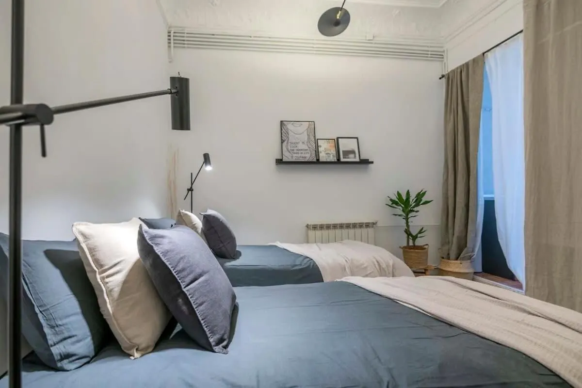 Elegant 4 Bedrooms 3 Bathrooms Catalan Home Barcelona Apartment