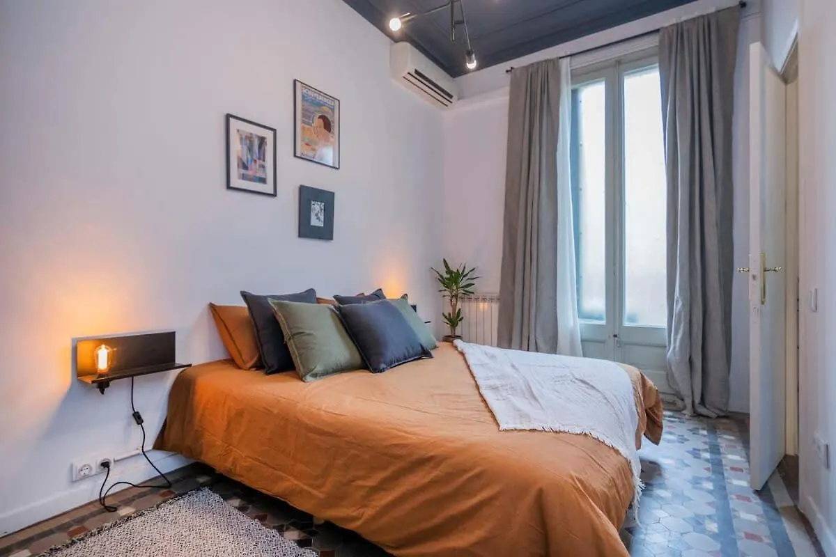 Elegant 4 Bedrooms 3 Bathrooms Catalan Home Barcelona